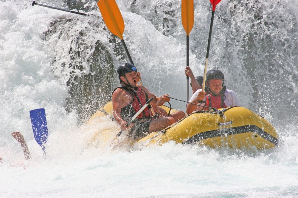 Rafting i norge: opplevelser, sikkerhet og tips for en perfekt tur